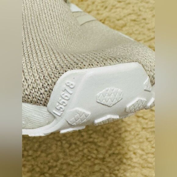 NWT Adidas Originals NMD R1 Big Kids Sneakers in Wonder Beige/White Sz 7 - Picture 10 of 16